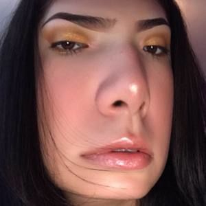 Meet your Posher, Julieta